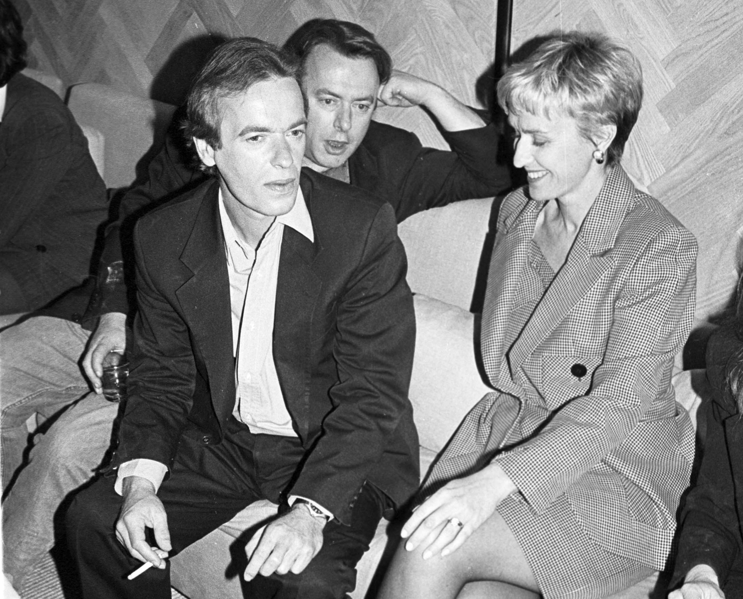 Martin Amis, Christopher Hitchens y Tina Brown en Nueva York, 1995